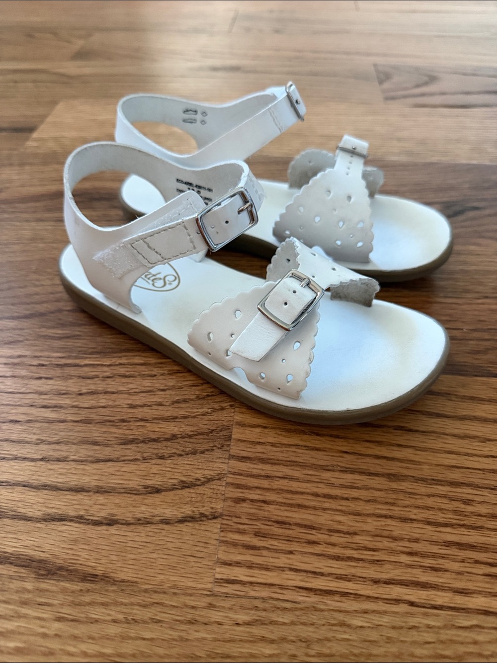 FootMates White Girls' Buckle Sandals with Scalloped Straps
